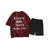 Бордовый топ, черные штаны