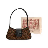 Чёрный с леопардовым принтом