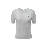 Сосновая хвоя серый