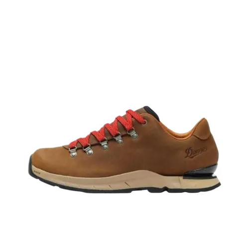 Danner Альпинистские и туристические ботинки Низкие Коричневые Женские