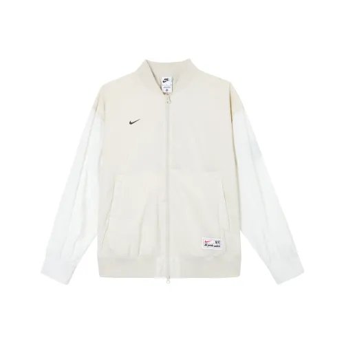 NIKE Сливочный Женские Куртки