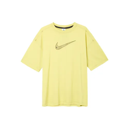 Nike T-рубашка с рукавом женская светло-желтая с эффектом спущенного плеча