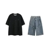 Чёрная короткая рукавная рубашка + светло-синие шорты