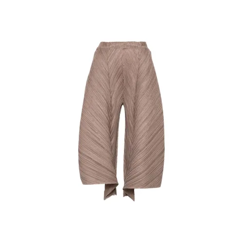 PLEATS PLEASE ISSEY MIYAKE Повседневные брюки Женские Коричневый