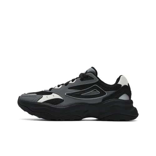 FILA Беговые кроссовки Low Top Черный Серый Мужской