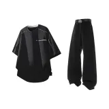 Черная футболка + черный деним