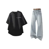 Черная футболка + синий деним