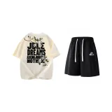 Комплект одежды (Абрикосовая футболка + Черные повседневные шорты)