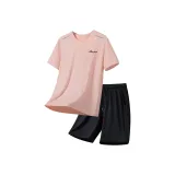 Светло-розовый