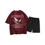 Бордовый топ, черные штаны