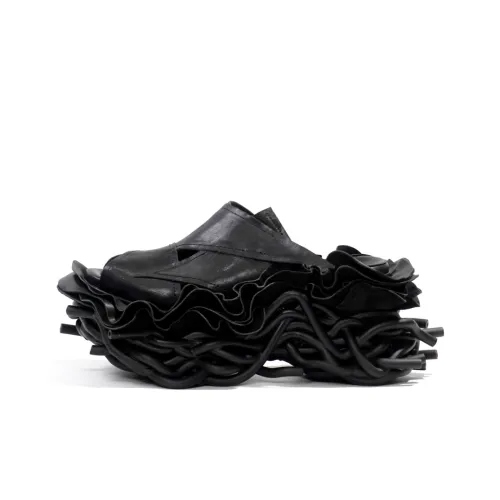 KING PING BY WANG Шлепанцы Женские