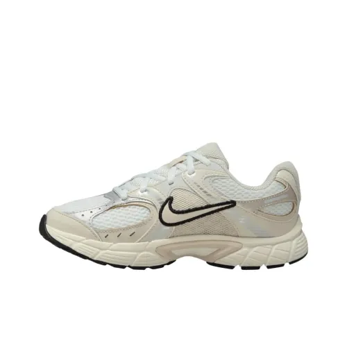 Nike V5 RNR Детская беговая обувь Низкий топ Бежевый Школьный возраст