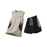 Абрикосовый топ-танк + черные шорты