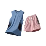 Синие топы без рукавов + розовые шорты