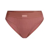 Красное дерево / Сандаловое дерево