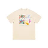 Светлый бежево-абрикосовый.