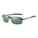 Черная оправа с поляризованными темно-зелеными линзами