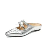 Серебристый