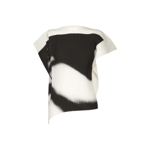 ISSEY MIYAKE T-рубашка Женская Черно-белая