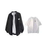 Черный и белый футболка