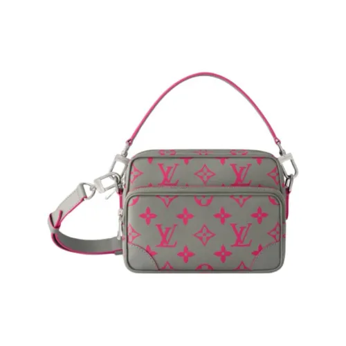 LOUIS VUITTON Nil Монограмма Светящийся Покрытый Холст Одно Плечо Сумка Мужская Серый и Розовый