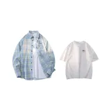 Светло-синяя и белая футболка