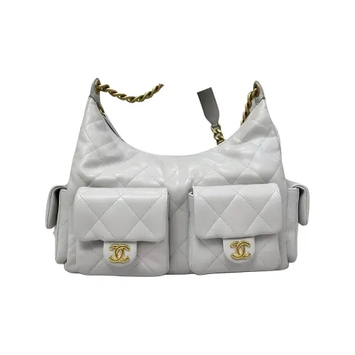 CHANEL Сумки через плечо Женские