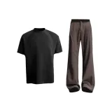 Комплект одежды [Черная футболка + Коричневые штаны]