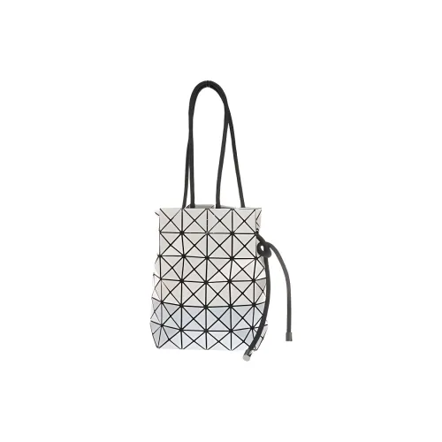 ISSEY MIYAKE Сумки через плечо Женские