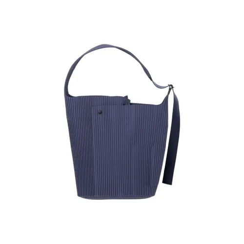 ISSEY MIYAKE Сумки через плечо Мужской