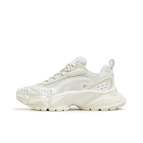 Champion Tooth Shark 2,0 Balance Low Top Кроссовки с Толстой Подошвой Женские Nebula Белый Молочно-Белый