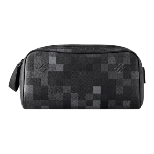 LOUIS VUITTON Dopp Kit Покрытый холст Туалетная сумка Мужская Черная