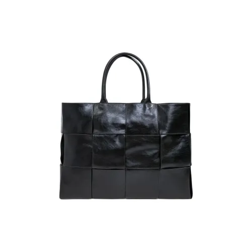 Bottega Veneta Arco Sheepskin Bag Large Men's Black