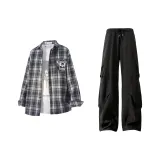 Темно-синяя рубашка + черные штаны