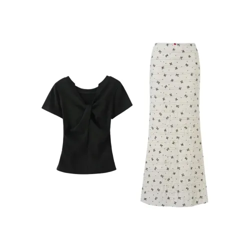 SKYA Женские Комплекты с юбкой