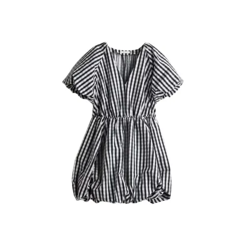 H&M Черное/Квадратное Женское Короткое Платье с Рукавами