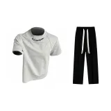 Комплект одежды (Белая футболка с серым фотинией + Черные повседневные штаны)