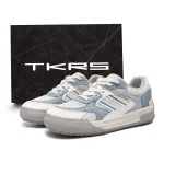 Светло-голубой