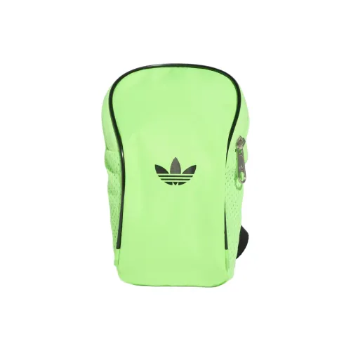 Adidas Полиэстер Плечевая сумка Маленькая Унисекс Зеленая