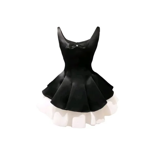 ETSE Черное платье Женские Платья без рукавов