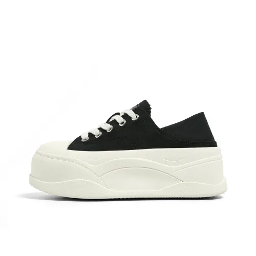 FOREVER 21 Canvas Shoes Low Top Black Women's