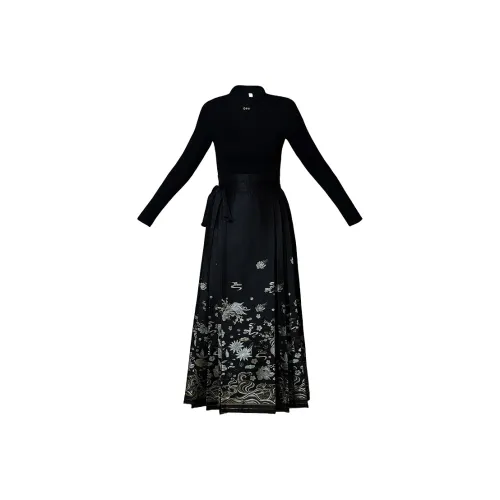 SONDR Женские Комплекты с юбкой