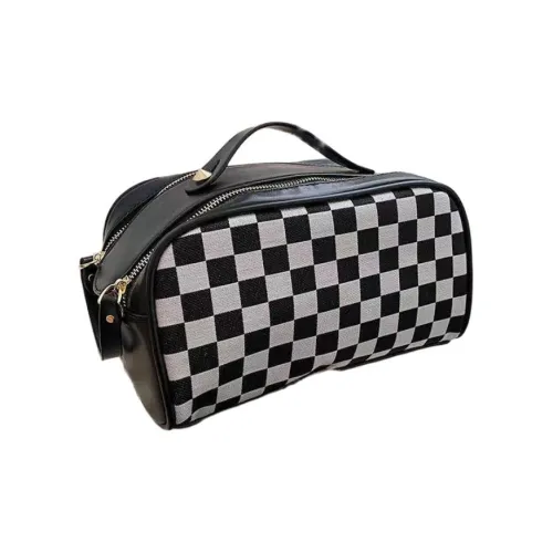 Gentle welcome Макияж и дорожные косметички для женщин