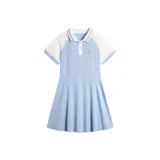 Лазурь далёкого неба с белыми рукавами