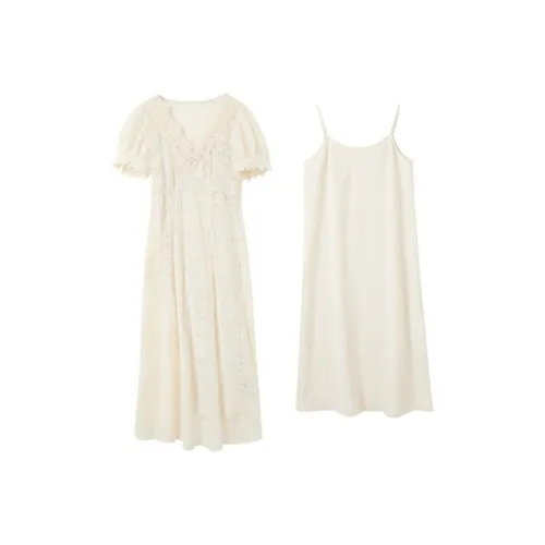 3COLOUR Экрю Женские Комплекты с юбкой