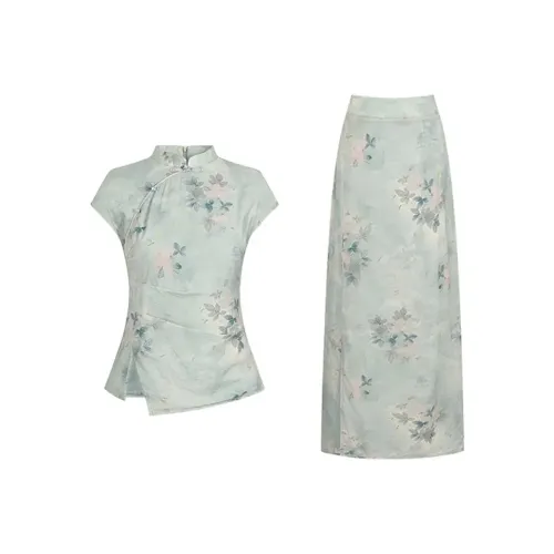 CHARM GLOW Женские комплекты с юбкой