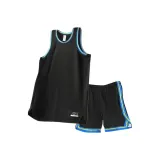 Чёрный топ + чёрные шорты