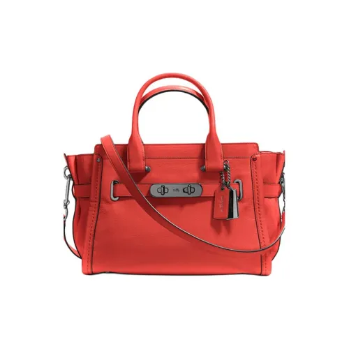 COACH Swagger Клатчи Женские