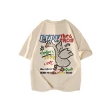 Светлый бежево-абрикосовый.