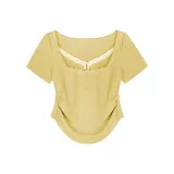 Желтая футболка